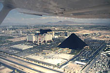 Mit der Cessna 172 über Las Vegas, Nevada/USA